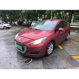 Voiture d'occasion Guazi <span class=keywords><strong>Peugeot</strong></span> <span class=keywords><strong>308</strong></span> <span class=keywords><strong>2014</strong></span> Édition Enjoy Classique 1.6L MT Modèle YouShang Livraison à temps gagné Berline manuelle 1.6L Conduite à gauche - Product Image 1