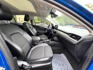 Auto Usate Economiche in Vendita <span class=keywords><strong>Ford</strong></span> <span class=keywords><strong>Focus</strong></span> <span class=keywords><strong>2019</strong></span> Blu 1.5T Automatica Guida a Sinistra Benzina Berlina - Product Image 2