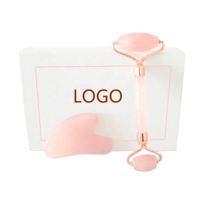 2020 <span class=keywords><strong>di</strong></span> alta qualità su ordinazione box naturale anti invecchiamento 100% viso quarzo rosa <span class=keywords><strong>rullo</strong></span> <span class=keywords><strong>di</strong></span> <span class=keywords><strong>giada</strong></span> gua sha <span class=keywords><strong>set</strong></span> per il viso - Product Image 2