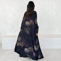 Nouvelle Abaya Ouverte en Chiffon Noir à Imprimé Floral Foncé Hafizah avec Hijab, Robe Longue Modeste pour Femmes Islamiques de Dubaï, Vente en Gros