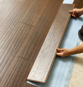 Prix de gros réduit pour les revêtements de sol stratifiés en bois HDF imperméables de 10 mm et 12 mm. - Product Image 1