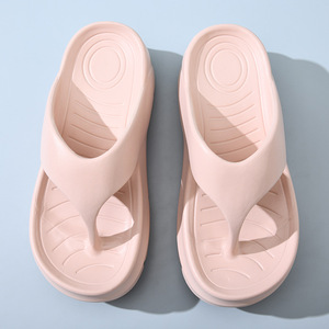 Sandales d'été confortables et antidérapantes pour femmes Guru en EVA, couleur blanc cassé, avec design bouche de poisson et talon compensé - Product Image 4