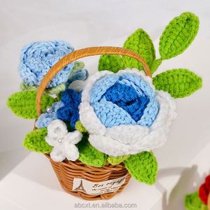 Ramo de Rosas Artificiales Tejidas a Mano, Flor de Ganchillo, Cesta de Flores Hecha a Mano, Planta en Maceta - Product Image 3