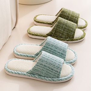 Pantuflas de gamuza suave de alta gama, aptas para uso en interiores y exteriores, pantuflas de invierno para mujer, cómodas y afelpadas, con función antideslizante. - Product Image 2