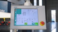 Presse plieuse hydraulique CNC 70T 2500mm 4+1 axes automatique pour tôles d'aluminium, certifiée CE Schneider Electric