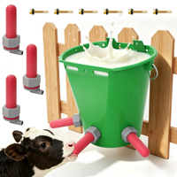 Cubo de Alimentación Colgante de 8L para Terneros con 3 Tetinas, Cubo para Alimentar Ganado Vacuno, Ovino y Caprino