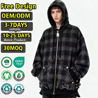 Sweat à capuche zippé intégral personnalisé pour homme, en coton épais, noir, avec poche plaquée à surpiqûres contrastées et détails rivets, style streetwear minimaliste