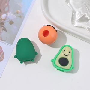 ชุดปากกาเจลยางนิ่มพีวีซีลายการ์ตูนอะโวคาโดสตรอว์เบอร์รีแบบขายส่งพร้อมกล่องป้องกันสำหรับนักเรียน ของขวัญส่งเสริมการขาย - Product Image 2