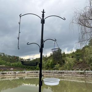 ขาตั้งที่ให้อาหารนกโลหะ TJ-024 ขนาด 2.3 ม. แบบเสียบลงดิน ปลายแหลม แข็งแรง ทนทาน สำหรับสวนกลางแจ้ง ใช้กับที่ให้อาหารและที่ให้น้ำ พร้อมขายึดแขวน - Product Image 1