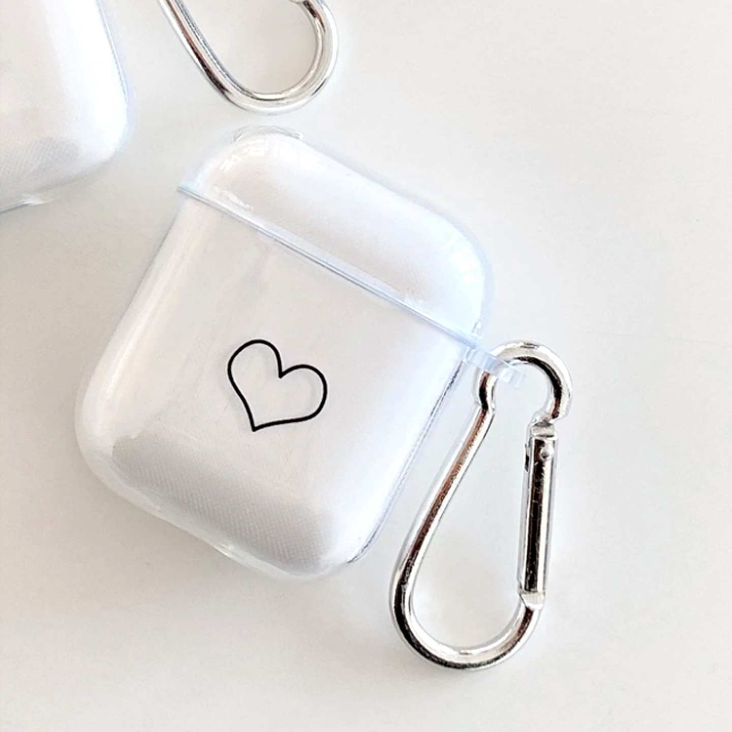 Minimalist heart case with keychain