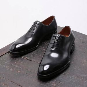 Zapatos de Cuero Casuales de Negocios Británicos con Relieve Brook, Suelas Gruesas Brillantes, Zapatos de Hombre de Cuero Pintado a Mano - Product Image 1