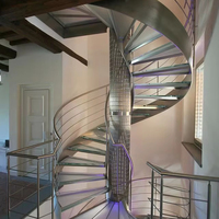 Escalier en colimaçon moderne pour intérieur, villas, hôtels, appartements, installation facile, acier galvanisé, garde-corps en verre courbé, montant ouvert