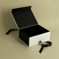 Boîte cadeau pliable magnétique rigide blanche avec ruban décoratif, boîte d'emballage personnalisée pour kit de crème pour le visage, coffret cadeau