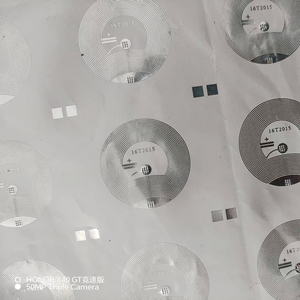 Etiqueta de papel con incrustaciones <span class=keywords><strong>RFID</strong></span> de 13,56 MHz/915MHz ecológica, Chip UHF HF, lectura-escritura pasiva para tarjetas de visita, hotel para pago - Product Image 2