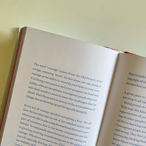 Servizi di Stampa Libri Personalizzati con Copertina Rigida in Carta Patinata e Bordi Colorati a Spruzzo - Product Image 4