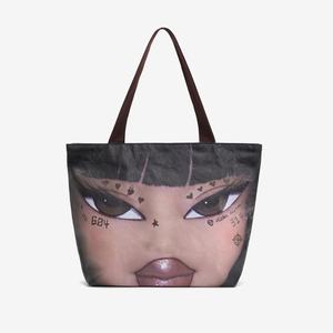 Sac à main pour femme avec impression cool girl, grande capacité, sac de plage, sac fourre-tout en toile laminée, sacs cadeaux avec logo brodé - Product Image 1