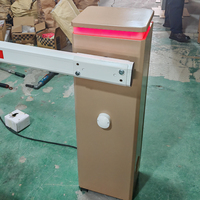 Barrière de circulation sans balais DC avec flèche télescopique de 6 m, vitesse de 1,5 à 6 s, 5 millions de cycles, 2 ressorts, 2 télécommandes, bidirectionnelle, RFID, rouge/vert, IP67
