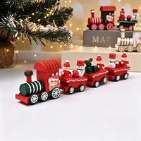Cartoon-Holzeisenbahn mit vier Wagen und Schneemann, Weihnachtsdekoration, Geschenke für Kinder zu Feiertagen