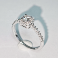 Bague de fiançailles en argent 925 plaqué rhodium, tendance, avec moissanite ronde brillante VVS, pour un cadeau d'anniversaire