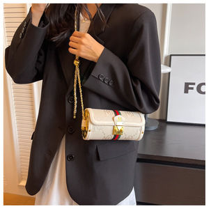 Estilo de lápiz de color de contraste de cuero de lona con letras bordadas Diseño de bolso para axilas Bolso de hombro de lujo para mujer - Product Image 3