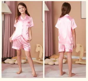 Conjunto de Pijama Personalizado com Logo para Adultos e Crianças, Verão Casual, Cintura Elástica, Manga Curta em Satin Liso com Calças Curtas para Mulheres - Product Image 4