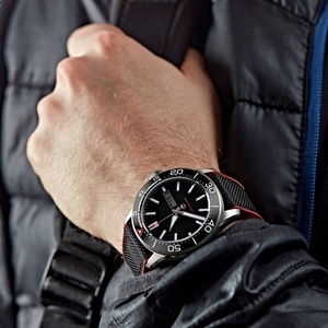 นาฬิกาดำน้ำผู้ชาย STC-G10A รุ่นหรูหรา ตัวเรือนไทเทเนียม ระบบออโตเมติก เรืองแสงพิเศษ กันน้ำลึก 200 เมตร - Product Image 6