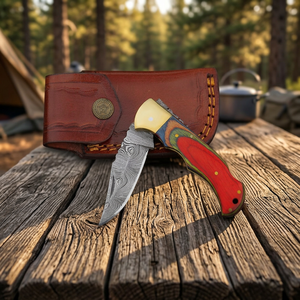 Couteau de combat pliant à lame Damas avec manche en bois gravé d'un aigle et étui en cuir - Qualité industrielle - Product Image 3