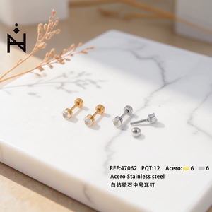 Boucles d'oreilles clous en acier inoxydable avec diamant blanc, taille moyenne, style minimaliste, pour usage quotidien, bijoux unisexes - Product Image 3