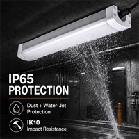 Luminaire LED Tri-Proof Personnalisé à Longue Durée de Vie et Sans Scintillement IP65 IK10 pour l'Éclairage des Parkings et les Gestionnaires d'Installations