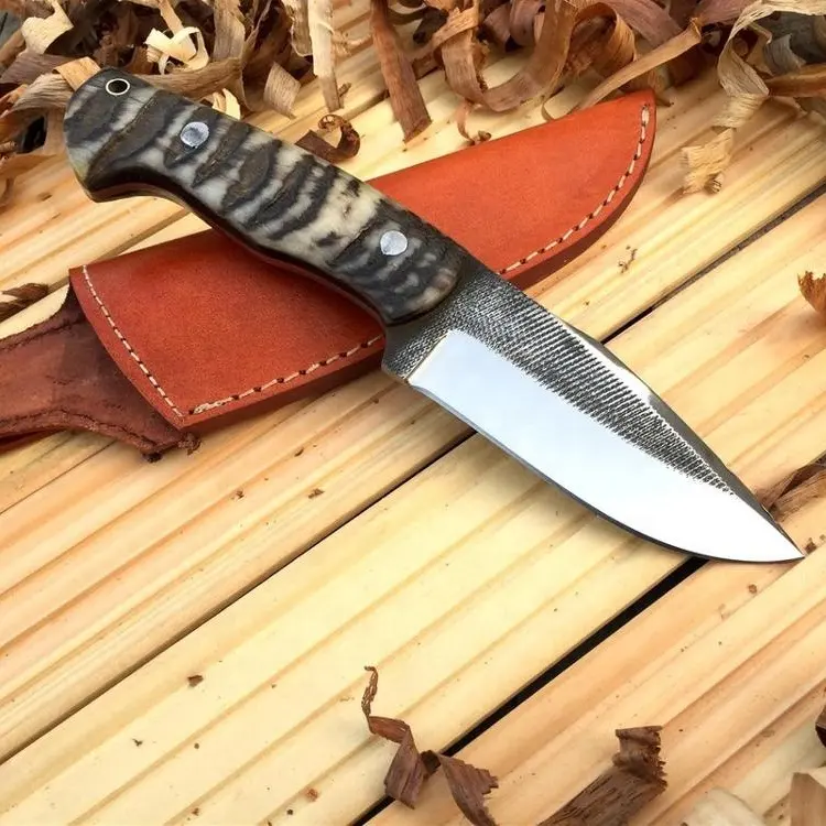 Coltello Bushcraft coltello da caccia in acciaio al carbonio di migliore qualità taglio del legno di rosa personalizzato 4 Mm ZT07 PK