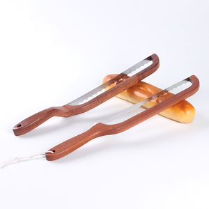 Cuchillo para pan <span class=keywords><strong>de</strong></span> madera con hoja dentada <span class=keywords><strong>de</strong></span> acero inoxidable, cortador <span class=keywords><strong>de</strong></span> pan <span class=keywords><strong>de</strong></span> masa madre, cortador <span class=keywords><strong>de</strong></span> baguette con mango ergonómico <span class=keywords><strong>de</strong></span> madera, herramienta <span class=keywords><strong>de</strong></span> repostería - Product Image 6