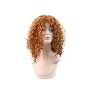 Perruque synthétique bouclée courte dorée gingembre chaude, résistante à la chaleur, avec bonnet en maille élastique, sans colle, sans dentelle pour femme - Product Image 2