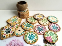 Meistverkaufte, farbenfrohe, runde Untersetzer im Bohemian-Stil aus Rattan mit Muscheldesign, 10 cm, für Teetische und Getränkebecher