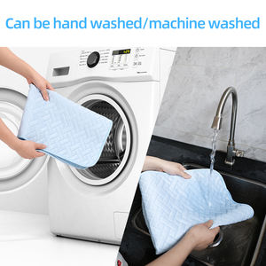 Luxuriöse Selbstkühlende Nylon+Polyester Atmungsaktive Hundedecke Waschbare Kühlende Schlafunterlage mit Einfarbigem Muster - Product Image 6