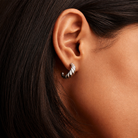 Boucles d'oreilles créatives en acier inoxydable avec design torsadé irrégulier, plaquées or, bijoux de piercing pour femmes, directement de l'usine Kaishee