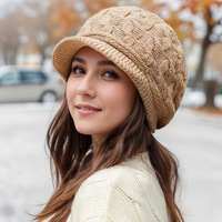 Nouvelle casquette de baseball en tricot pour l'hiver, chaude et résistante au froid, doublée de polaire, pour femmes d'âge moyen et âgées