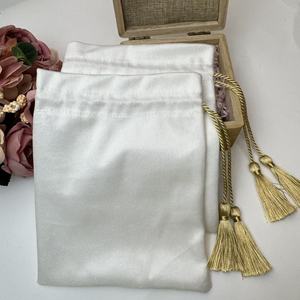 Bolsa de Terciopelo Personalizada con Logotipo Impreso, Bolsa de Regalo para Perfumes y Joyas, Bolsa de Almacenamiento de Lujo para Recuerdos de Boda - Product Image 5