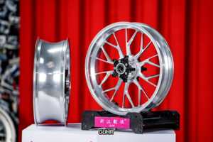 Llantas de Motocicleta de Aleación de Aluminio Forjado Personalizadas y Altamente Pulimentadas para Ducati V4, Honda <span class=keywords><strong>XADV750</strong></span>, Kawasaki ZX-10R, SUZUKI GSX1300R - Product Image 2