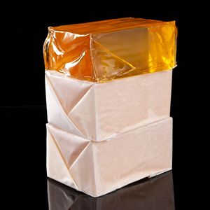 Hoge Prestaties Witte Smeltlijm Goede Viscositeit Verwijderbare Papieren Etiketlijm Voor Constructie Leder Hechting Polyurethaan - Product Image 1