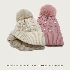 Automne hiver Style européen américain femmes grand <span class=keywords><strong>pompon</strong></span> tricoté chapeau couleur unie doublé polaire <span class=keywords><strong>bonnet</strong></span> en laine chaud épaissi - Product Image 2