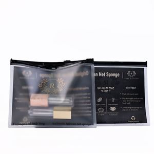 Sac à fermeture éclair en PVC givré avec logo imprimé, sac à maquillage transparent en plastique avec fermeture éclair pour l'emballage, personnalisez votre propre logo, vente en gros - Product Image 3