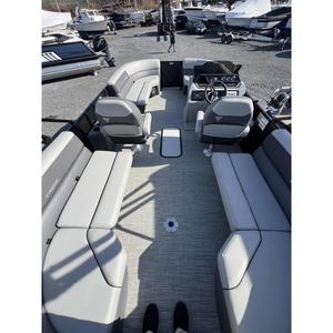 Barco Viaggio V20U 2025 con Casco de Fibra de Vidrio, Motor de Gasolina de 8'5' de Eslora y Logotipo Bordado - Product Image 1