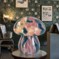Lampe de table de chevet champignon bleu moderne Style postmoderne Petit bureau de chevet en verre avec abat-jour ovale alimenté par batterie pour chambre à coucher