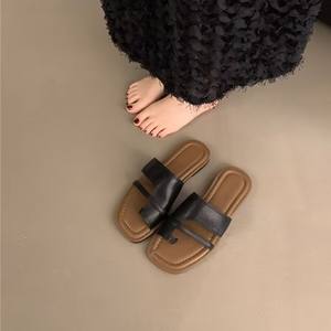 Sandales d'été en satin de soie à une bride, style européen, à talons hauts, élégantes et tendance, à talon épais pour femmes - Product Image 4