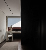 Armoire de chambre moderne en bois sur mesure avec coiffeuse, écologique, durable, design au sol, lignes épurées