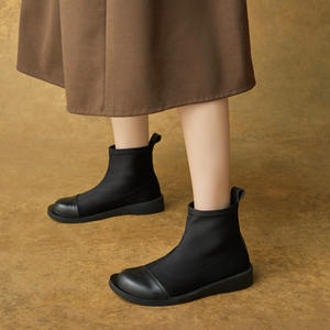 รองเท้าบูทส้นเตี้ยหนังแท้สไตล์อังกฤษ ดีไซน์บล็อกสีสันสดใส รุ่นใหม่สำหรับฤดูใบไม้ร่วงและฤดูหนาว - Product Image 3