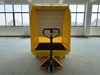 Palette anti-déversement extérieure rigide avec porte à enroulement verrouillable, capacité de 410 litres, pour fûts de 4x205 litres, dimensions 1420x1470x2070mm
