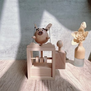 Juguetes Montessori de <span class=keywords><strong>Madera</strong></span> Maciza, Caja Musical de Cerdo Volador Eléctrico, Regalo Creativo, Adorno de Escritorio para Regalo de Cumpleaños, Logotipo Personalizable - Product Image 2