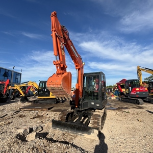 Mini-excavatrice sur chenilles Doosan DH55-7 d'occasion, 5,5 tonnes, excavatrice hydraulique avec moteur et pompe, modèle 2024 - Product Image 3