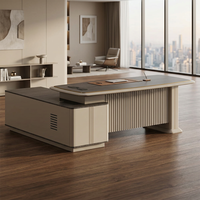 Bureau d'ordinateur moderne en panneaux de bois, table de bureau en acier